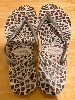 Havaianas Women's Leopard Print Flip Flops with Metallic Bronze Straps